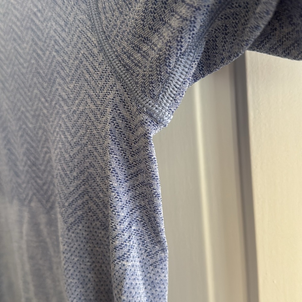 Lululemon Blue Vent T-Shirt - Picture 7 of 16